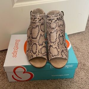 Bare traps open toe snake skin shoes
